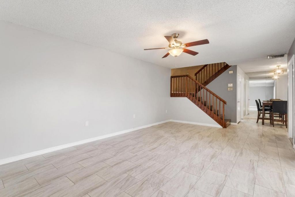 2410 24th Way, West Palm Beach, FL 33407 Photo