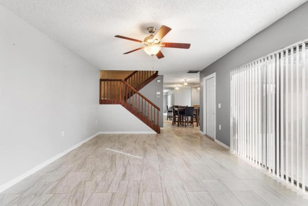2410 24th Way, West Palm Beach, FL 33407 Photo