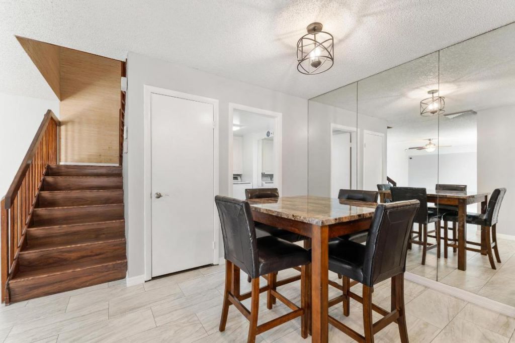 2410 24th Way, West Palm Beach, FL 33407 Photo
