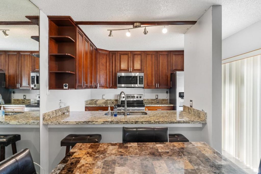 2410 24th Way, West Palm Beach, FL 33407 Photo