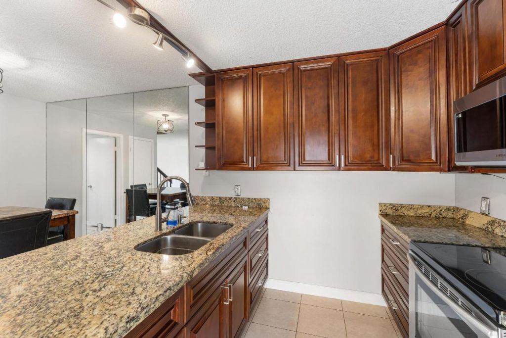 2410 24th Way, West Palm Beach, FL 33407 Photo