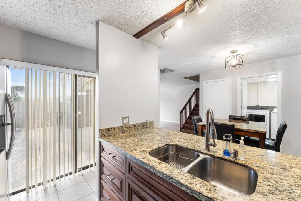 2410 24th Way, West Palm Beach, FL 33407 Photo