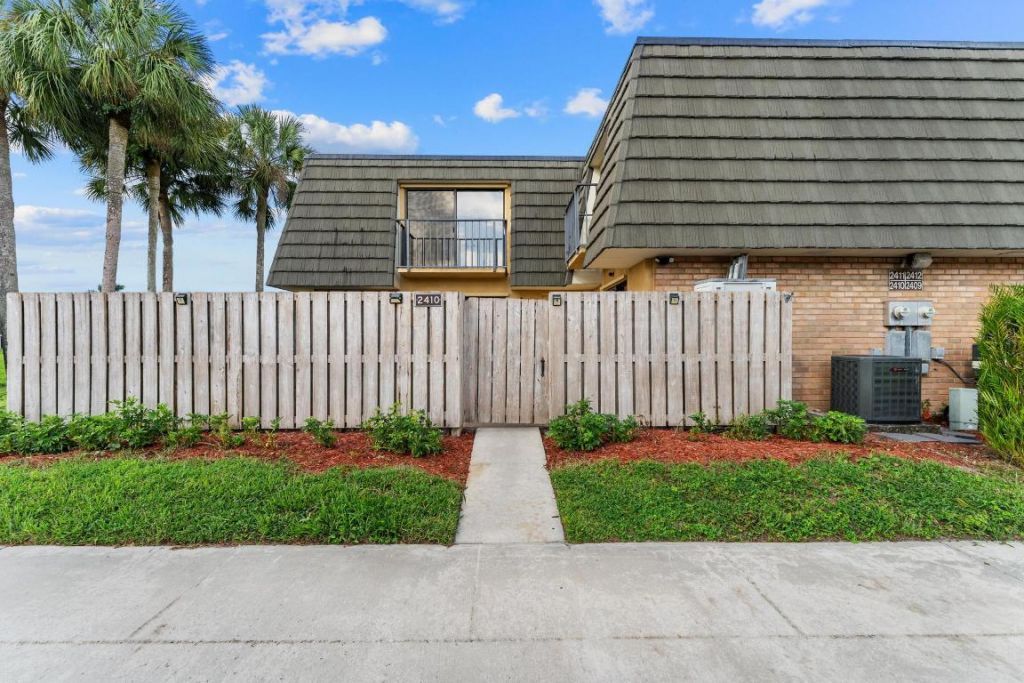 2410 24th Way, West Palm Beach, FL 33407 Photo