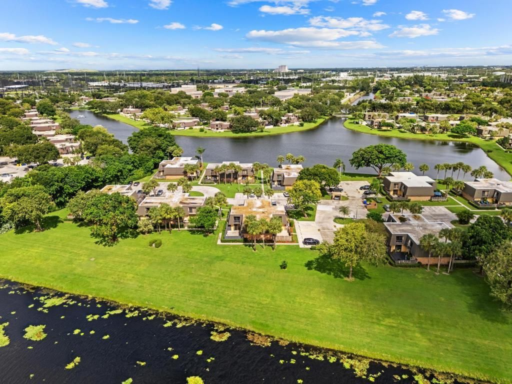 2410 24th Way, West Palm Beach, FL 33407 Photo