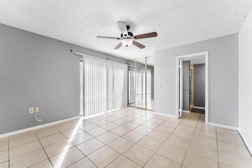 2410 24th Way, West Palm Beach, FL 33407 Photo