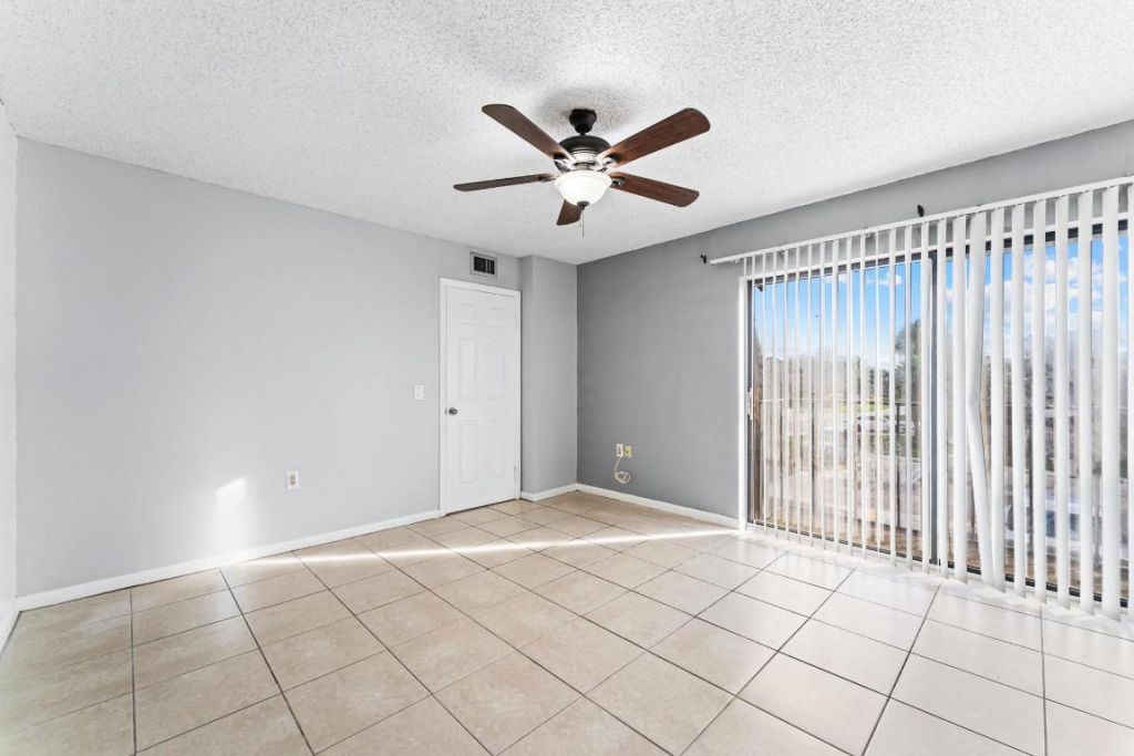 2410 24th Way, West Palm Beach, FL 33407 Photo