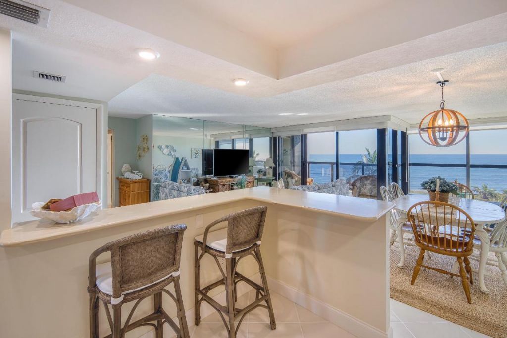 10410 S Ocean Drive, Unit 406, Jensen Beach, FL 34957 Photo