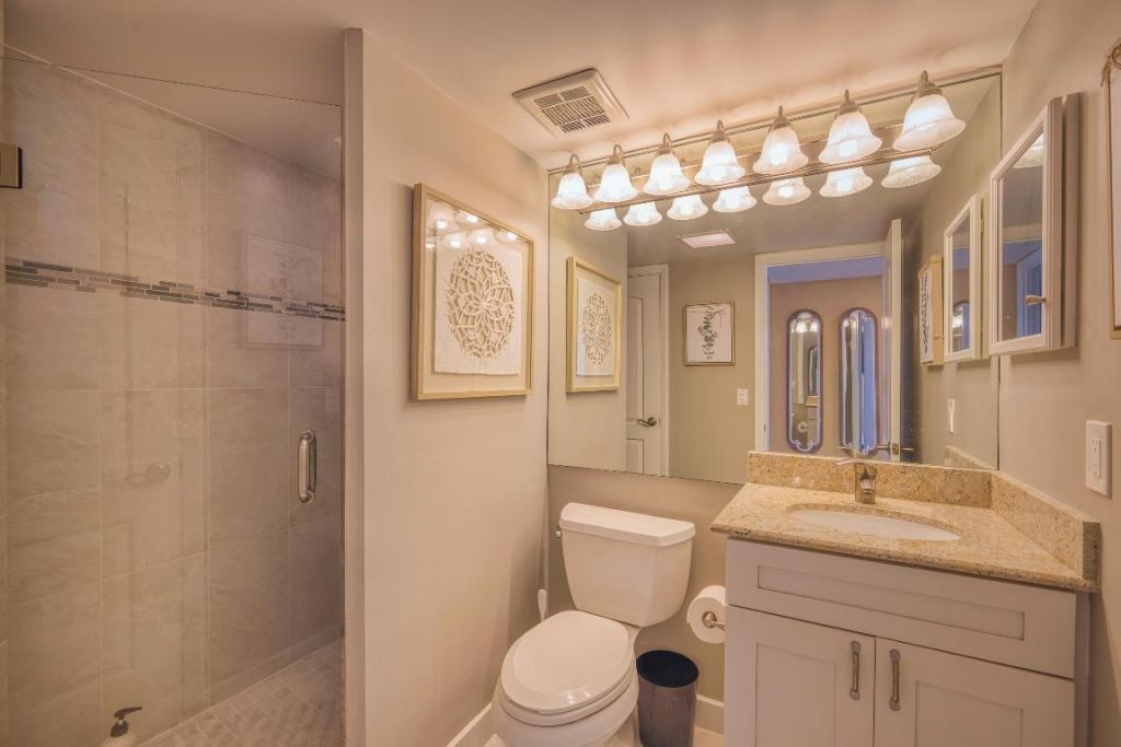 10410 S Ocean Drive, Unit 406, Jensen Beach, FL 34957 Photo