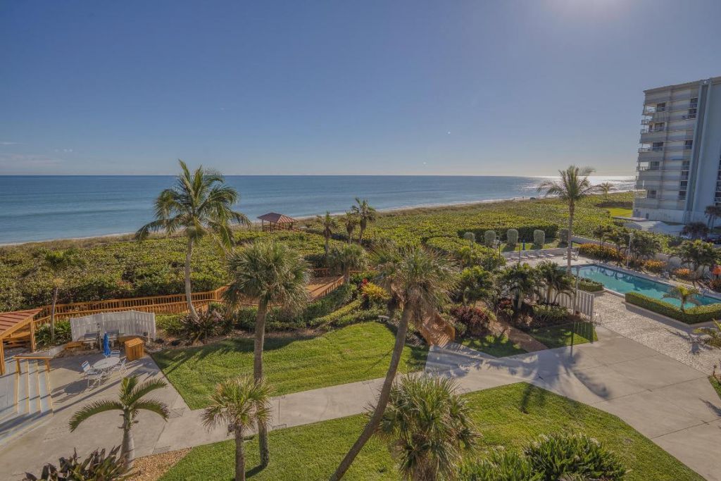 10410 S Ocean Drive, Unit 406, Jensen Beach, FL 34957 Photo