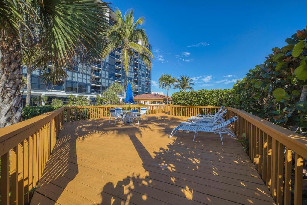 10410 S Ocean Drive, Unit 406, Jensen Beach, FL 34957 Photo