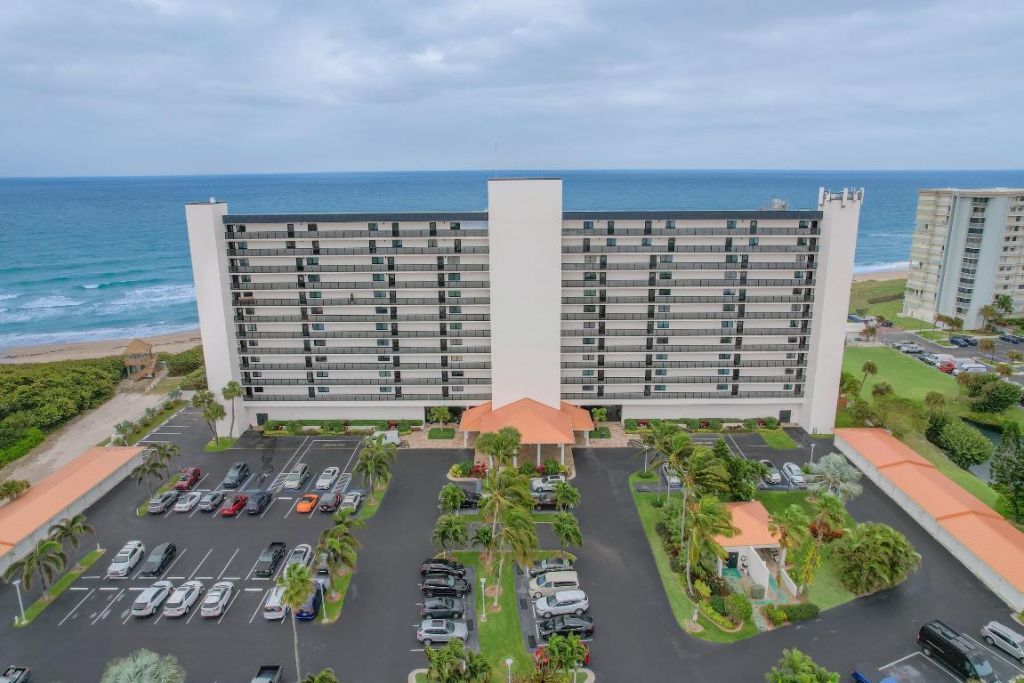 10410 S Ocean Drive, Unit 406, Jensen Beach, FL 34957 Photo