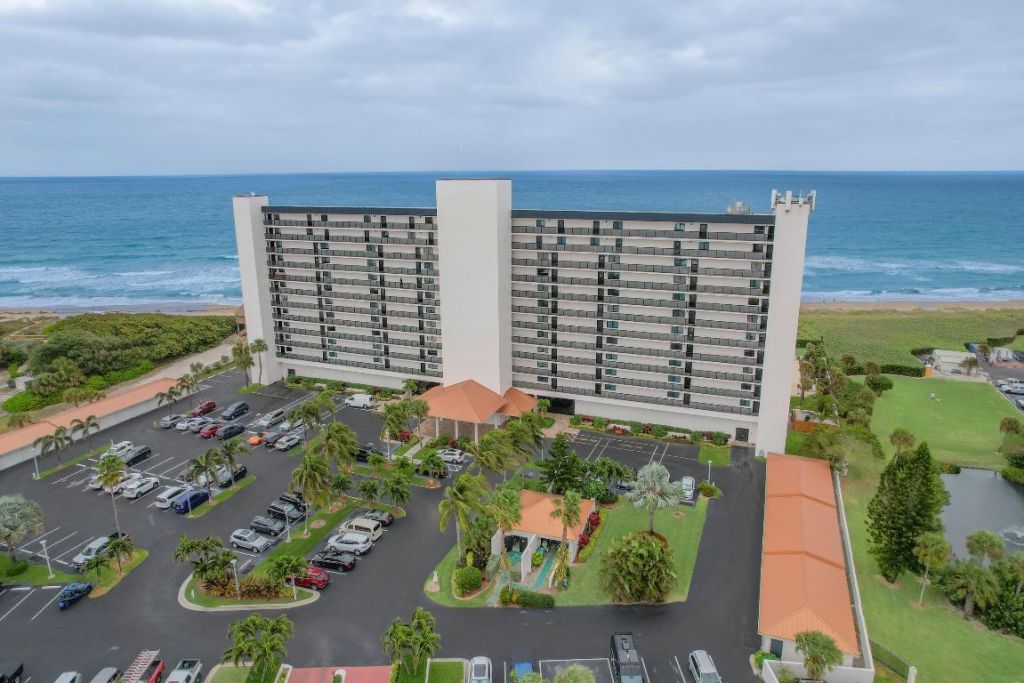 10410 S Ocean Drive, Unit 406, Jensen Beach, FL 34957 Photo