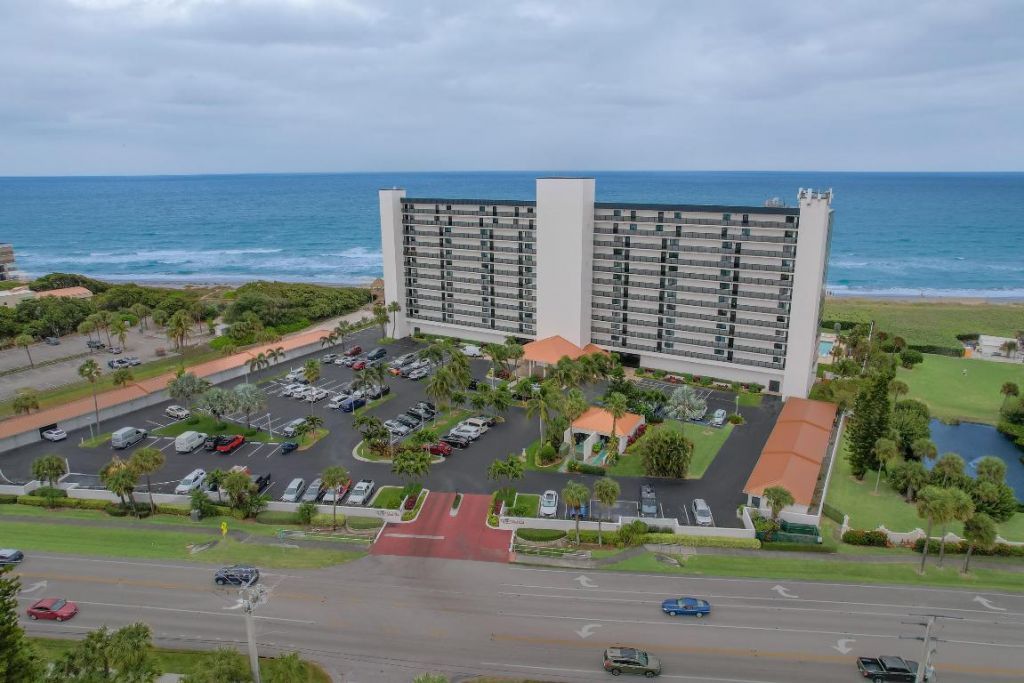 10410 S Ocean Drive, Unit 406, Jensen Beach, FL 34957 Photo