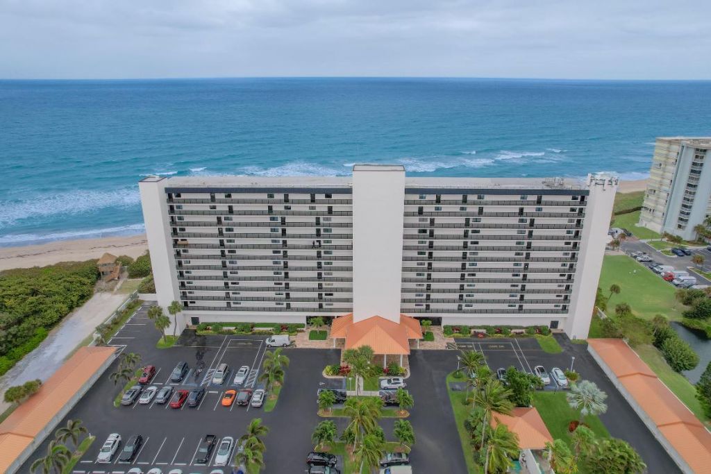 10410 S Ocean Drive, Unit 406, Jensen Beach, FL 34957 Photo