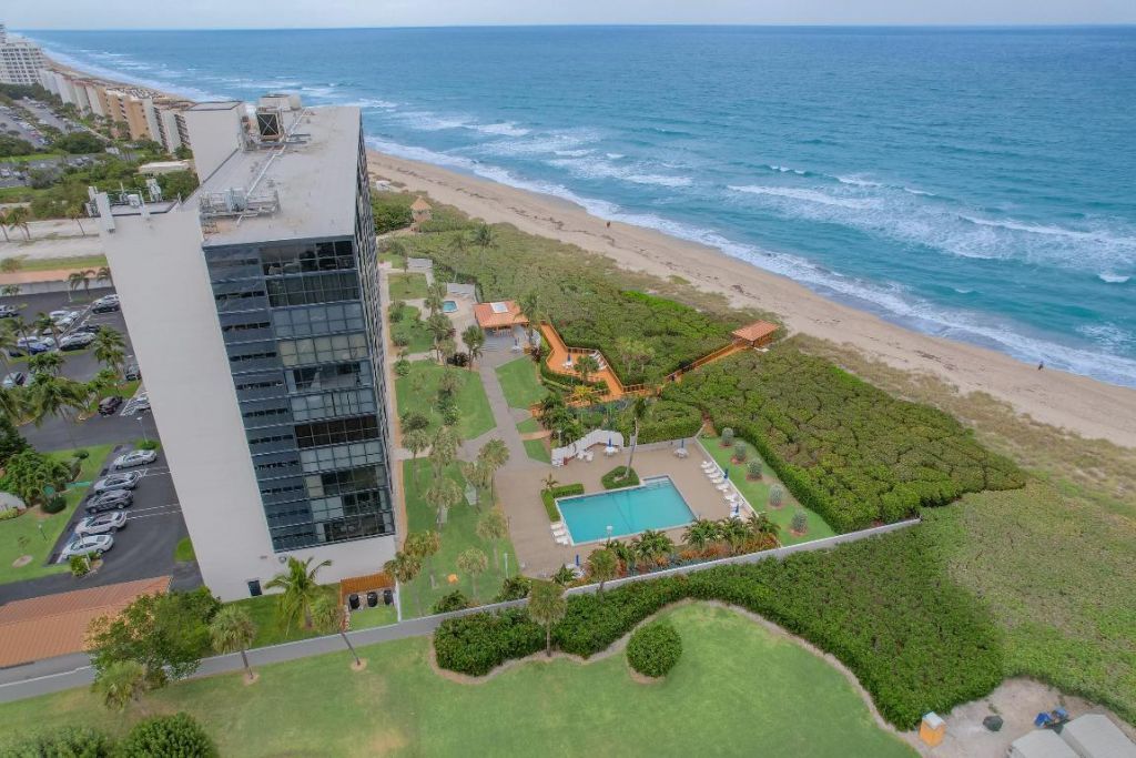 10410 S Ocean Drive, Unit 406, Jensen Beach, FL 34957 Photo