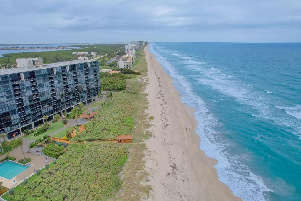 10410 S Ocean Drive, Unit 406, Jensen Beach, FL 34957 Photo