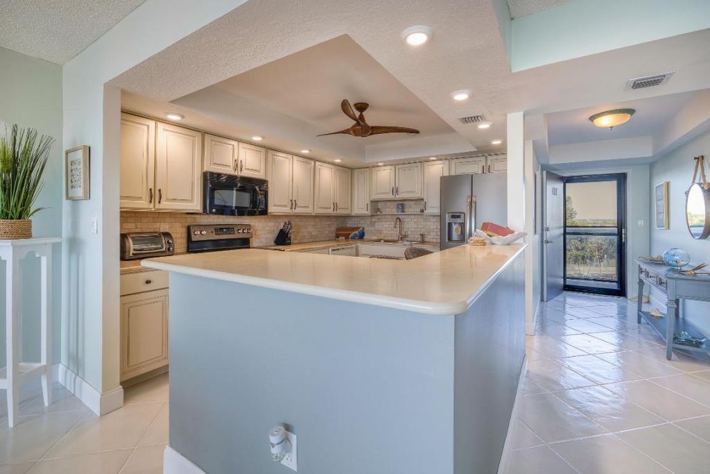 10410 S Ocean Drive, Unit 406, Jensen Beach, FL 34957 Photo