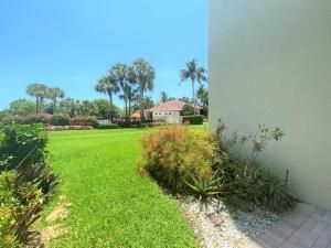 1915 Lavers Circle, Unit E109, Delray Beach, FL 33444 Photo