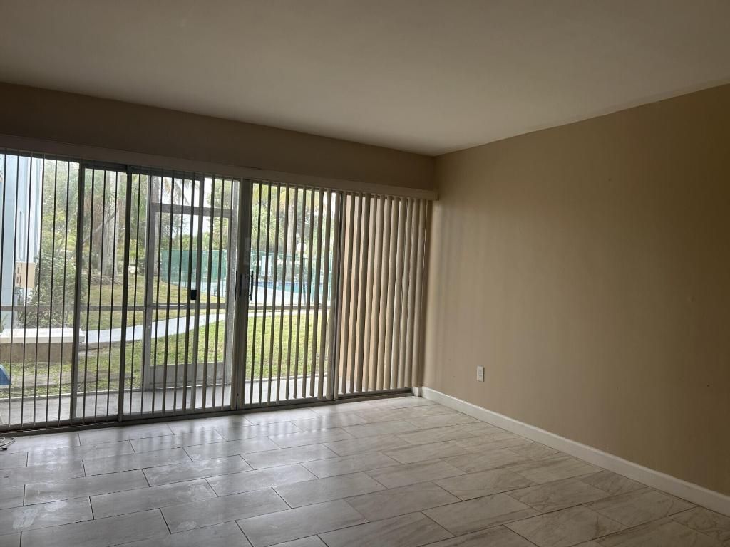 1505 Crescent Circle, Unit B27, Lake Park, FL 33403 Photo