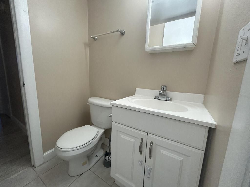 1505 Crescent Circle, Unit B27, Lake Park, FL 33403 Photo