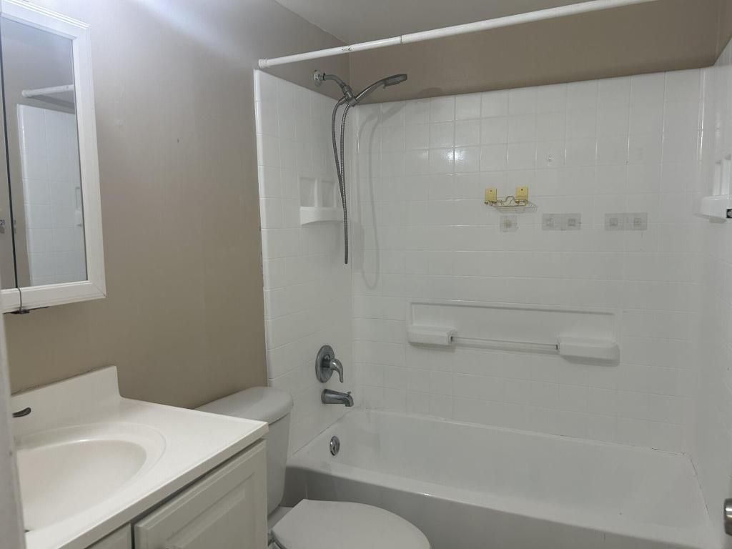 1505 Crescent Circle, Unit B27, Lake Park, FL 33403 Photo