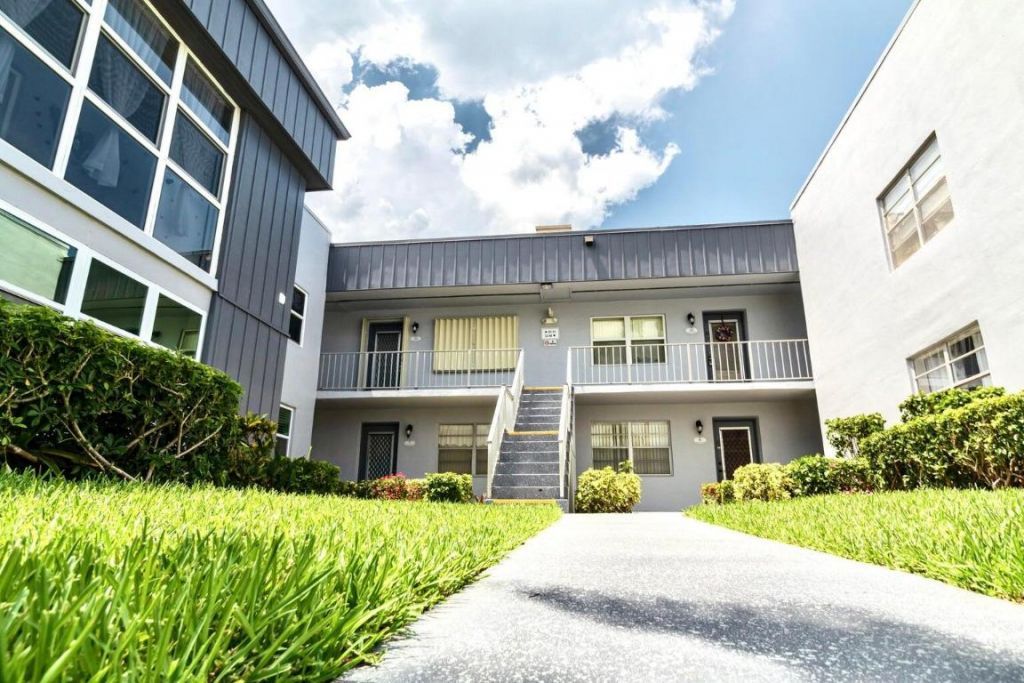 29 Burgundy A, Delray Beach, FL 33484 Photo