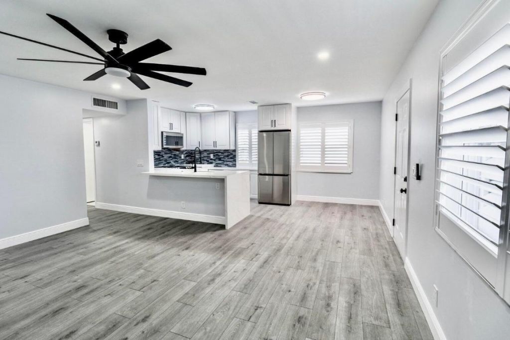29 Burgundy A, Delray Beach, FL 33484 Photo