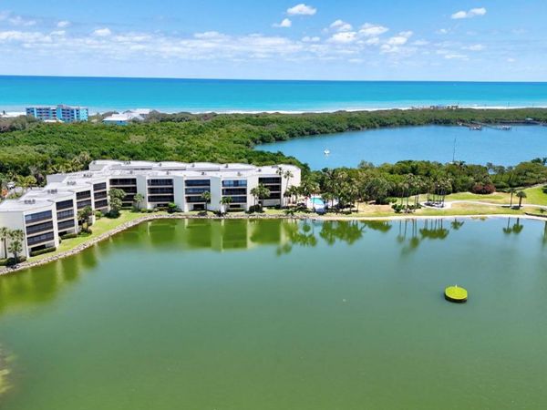 221 NE Plantation Road, Unit 211, Stuart, FL 34996