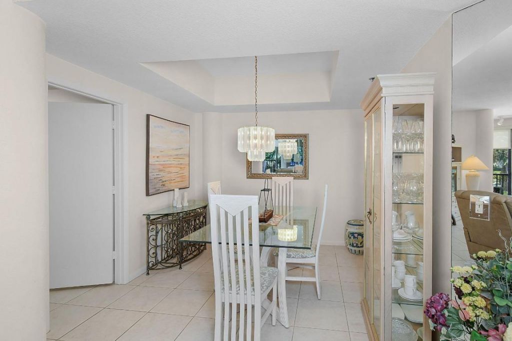 221 NE Plantation Road, Unit 211, Stuart, FL 34996 Photo