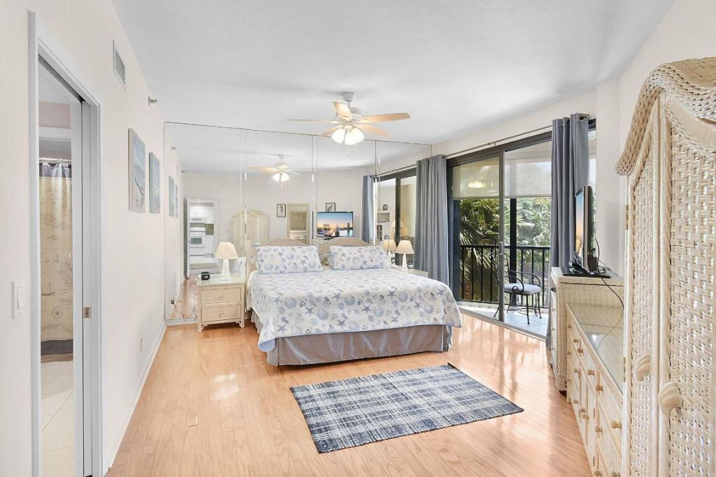 221 NE Plantation Road, Unit 211, Stuart, FL 34996 Photo