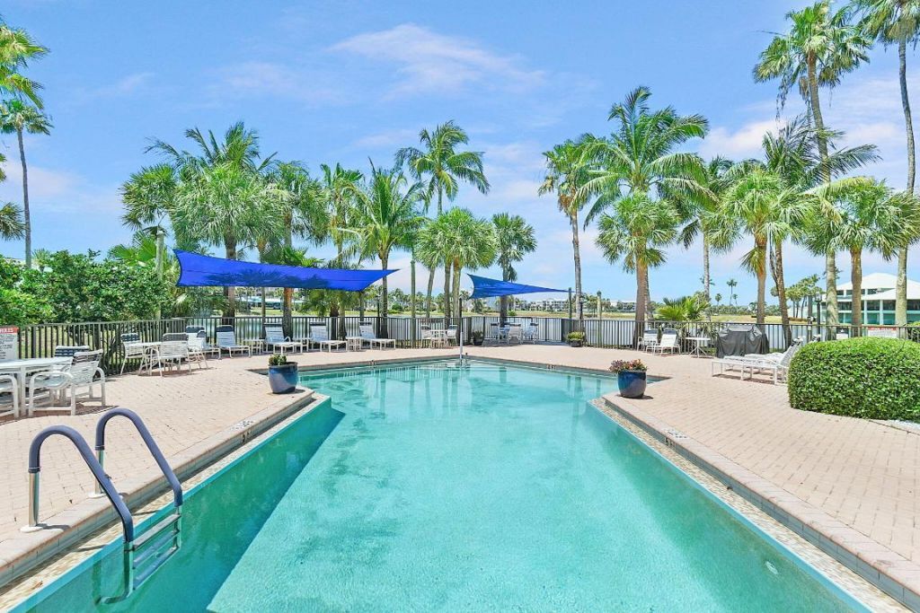 221 NE Plantation Road, Unit 211, Stuart, FL 34996 Photo