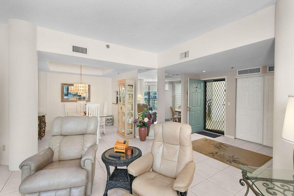 221 NE Plantation Road, Unit 211, Stuart, FL 34996 Photo