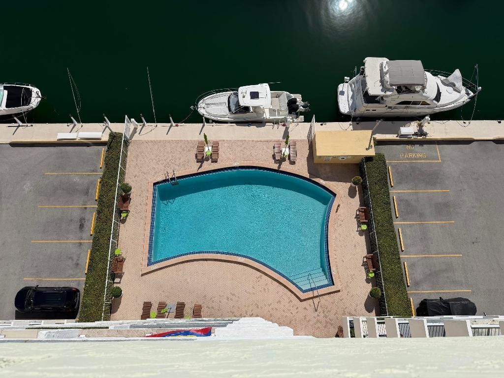 2000 NE 135th Street, Unit Ph, North Miami, FL 33181 Photo