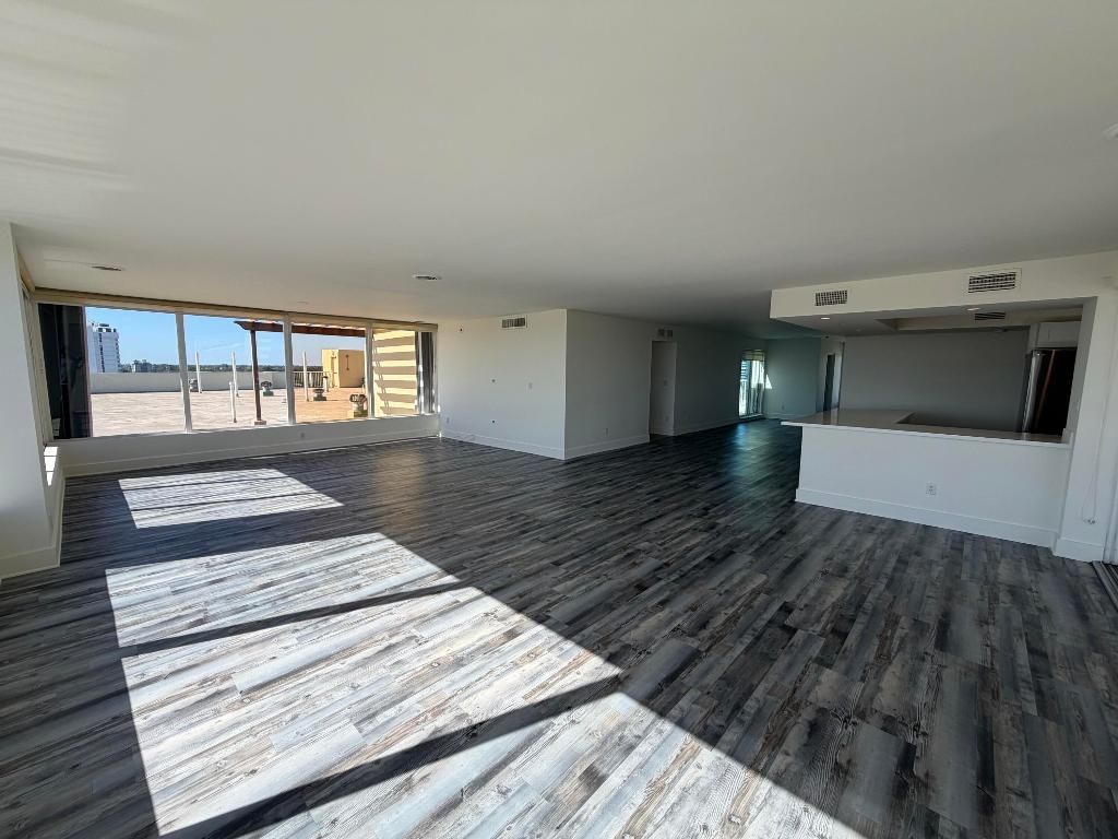 2000 NE 135th Street, Unit Ph, North Miami, FL 33181 Photo