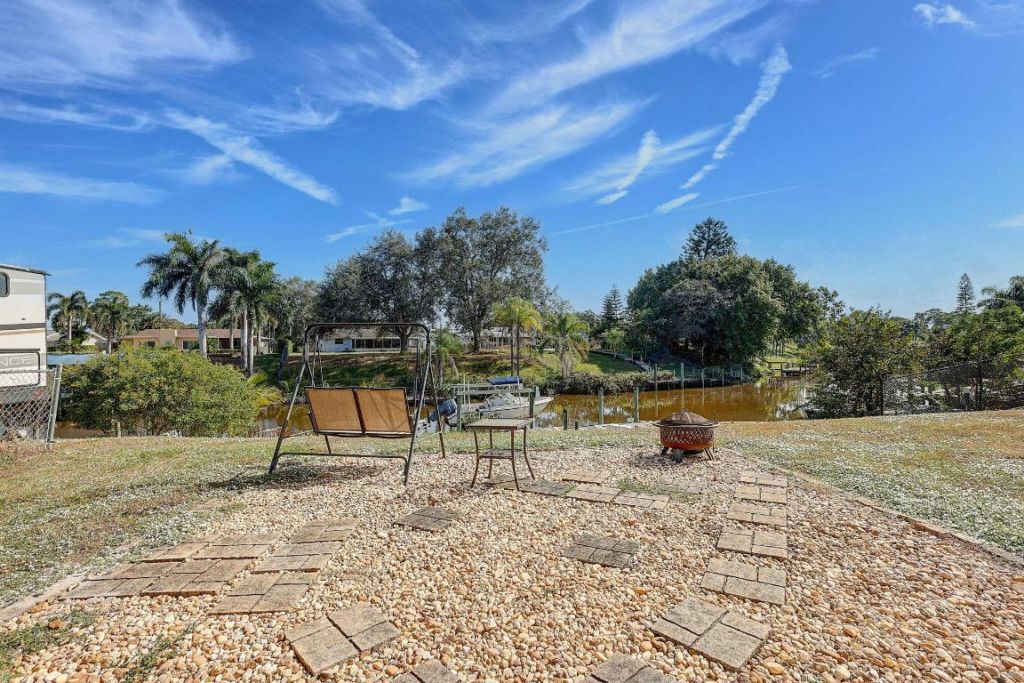 683 SE Harborview Drive, Port Saint Lucie, FL 34953 Photo