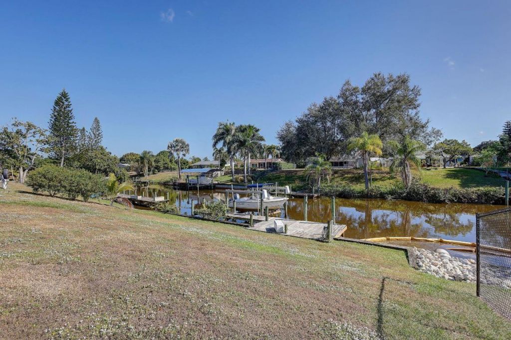 683 SE Harborview Drive, Port Saint Lucie, FL 34953 Photo