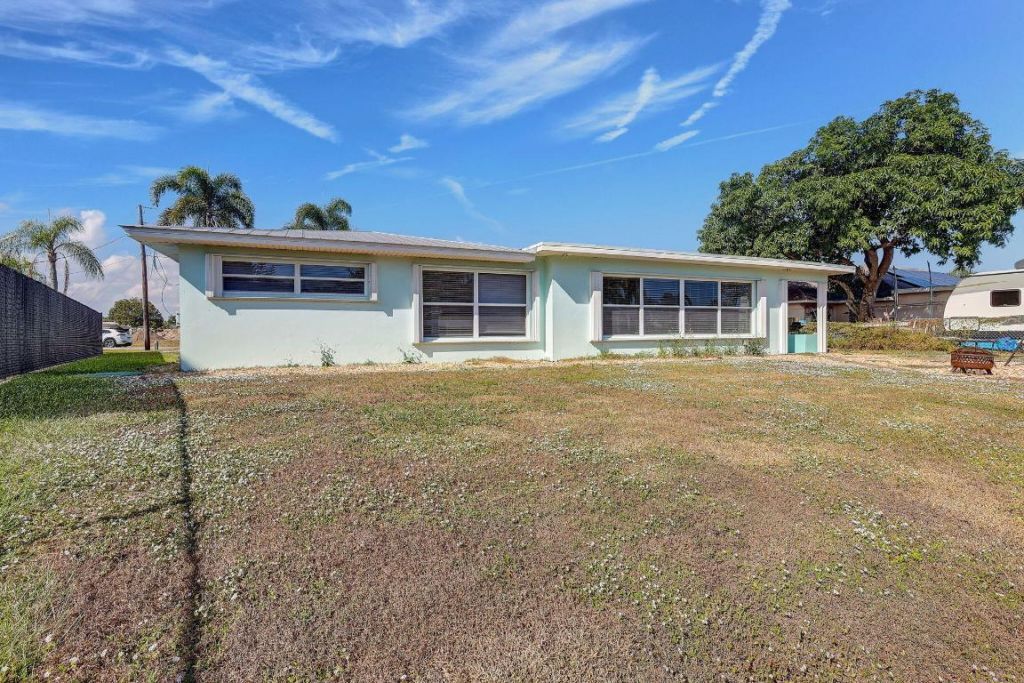 683 SE Harborview Drive, Port Saint Lucie, FL 34953 Photo