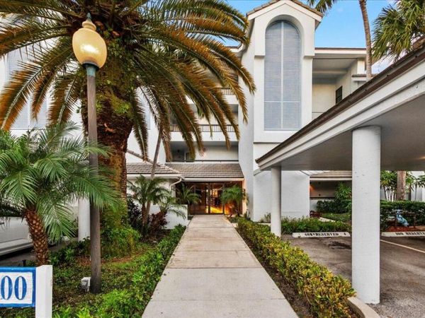 143 Bay Colony Drive N, Juno Beach, FL 33408