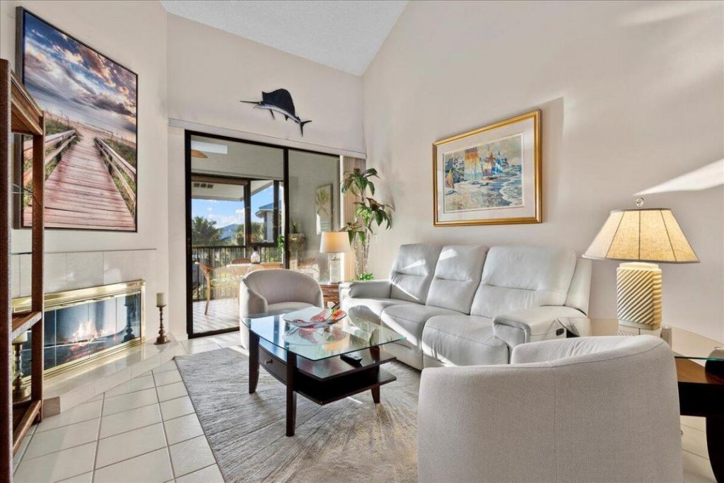 143 Bay Colony Drive N, Juno Beach, FL 33408 Photo