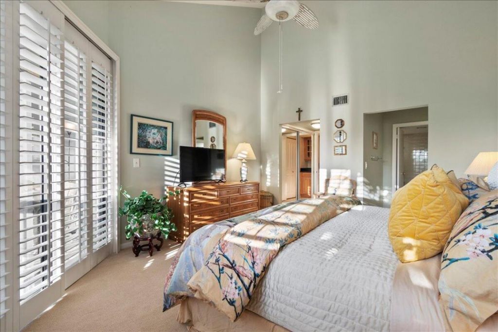 143 Bay Colony Drive N, Juno Beach, FL 33408 Photo