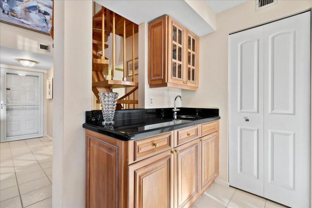 143 Bay Colony Drive N, Juno Beach, FL 33408 Photo