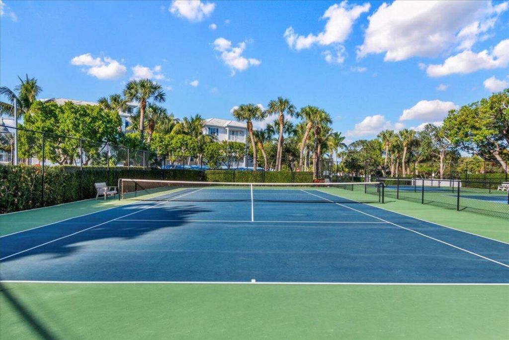 143 Bay Colony Drive N, Juno Beach, FL 33408 Photo