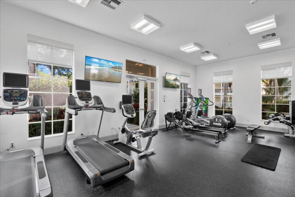 143 Bay Colony Drive N, Juno Beach, FL 33408 Photo