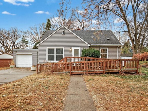 2057 Giesmann Street, Roseville, MN 55113