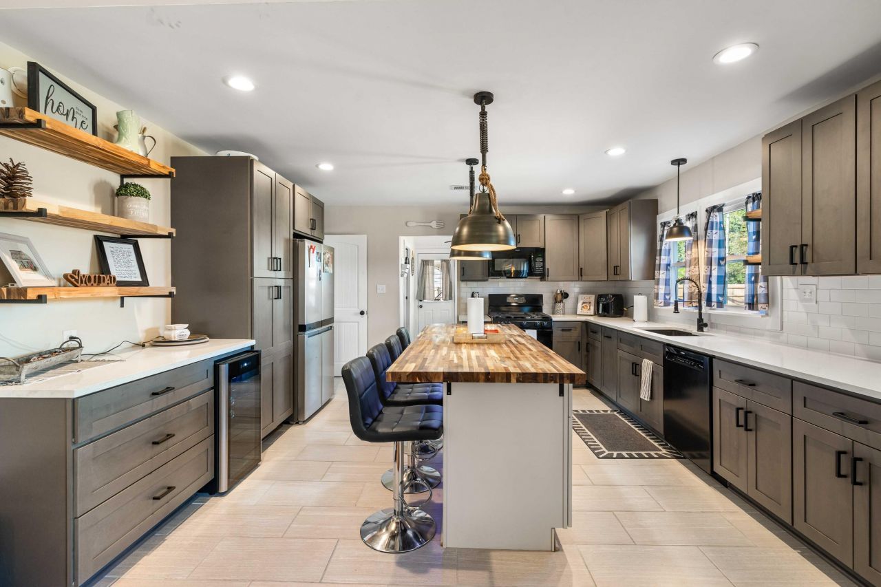 4610 Rowesville Road Photo 5