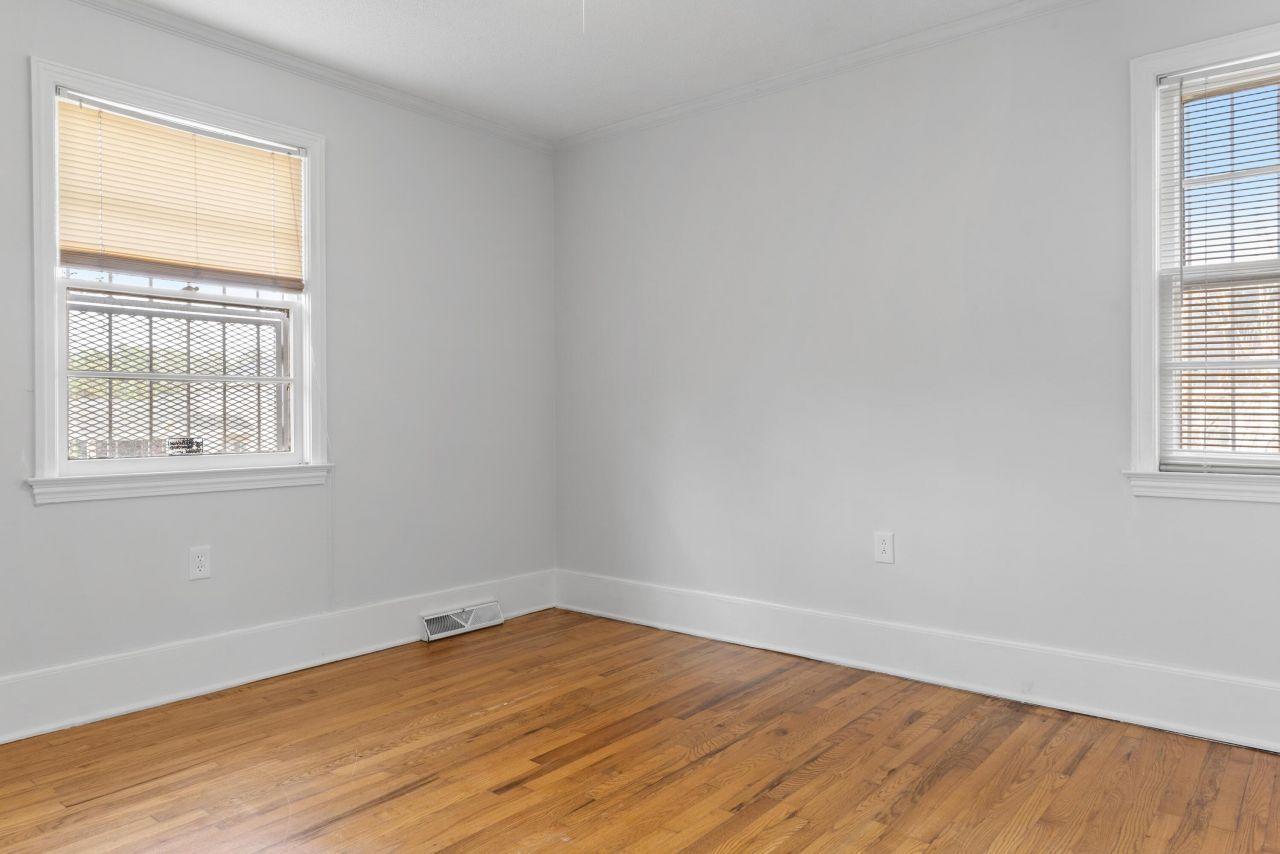 1856 Chestnut Street Photo 12