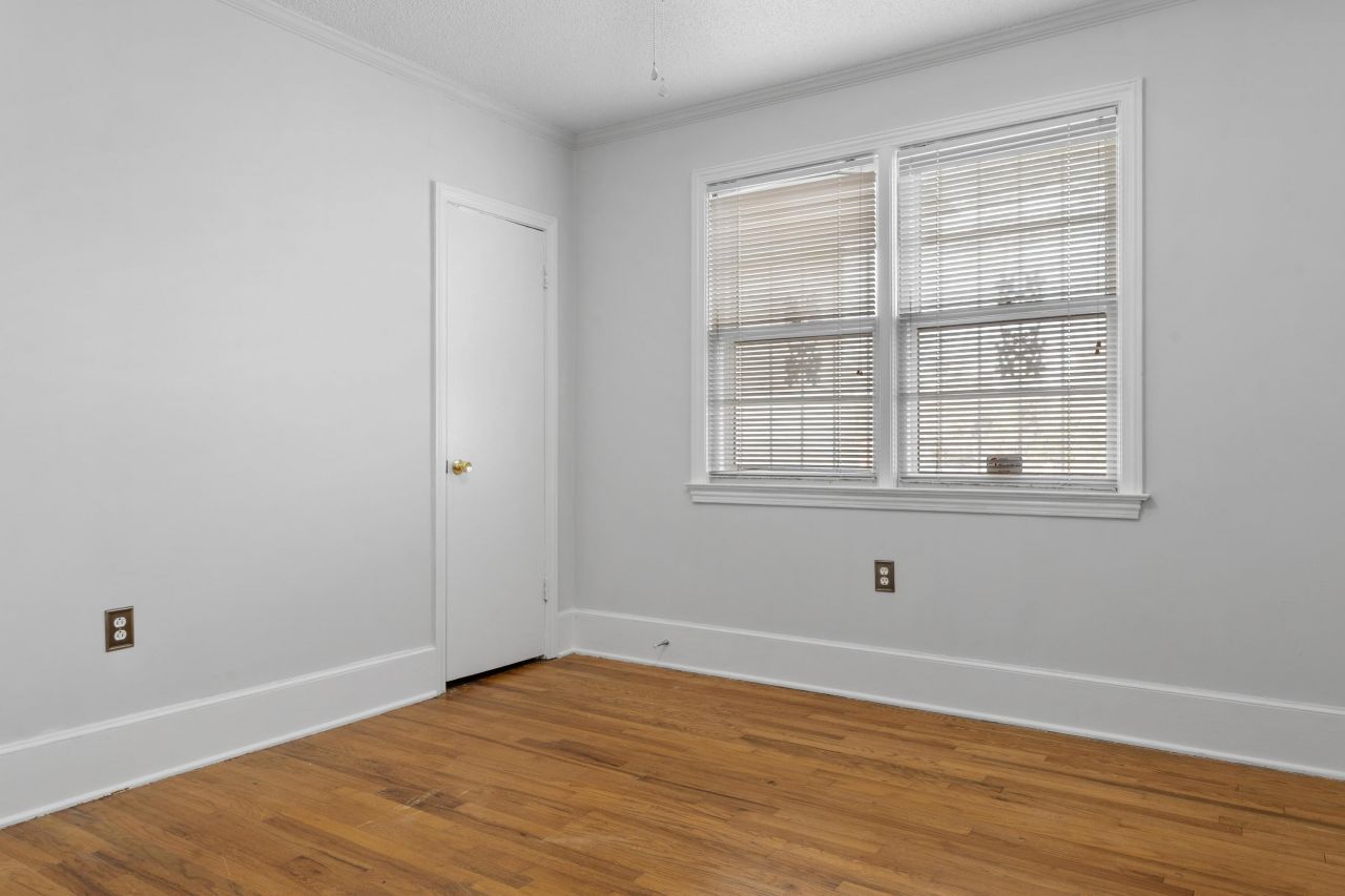 1856 Chestnut Street Photo 20