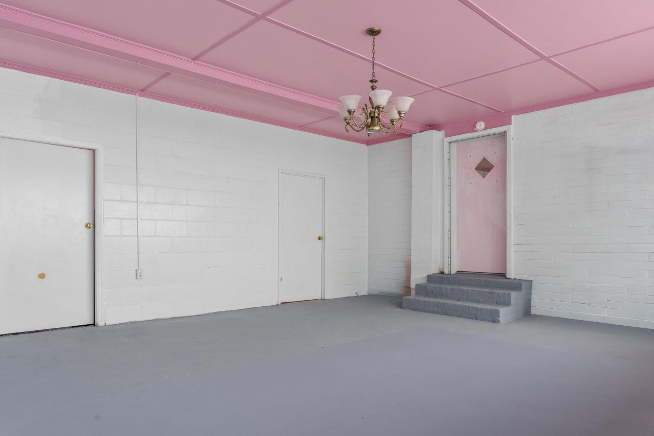 1856 Chestnut Street Photo 24