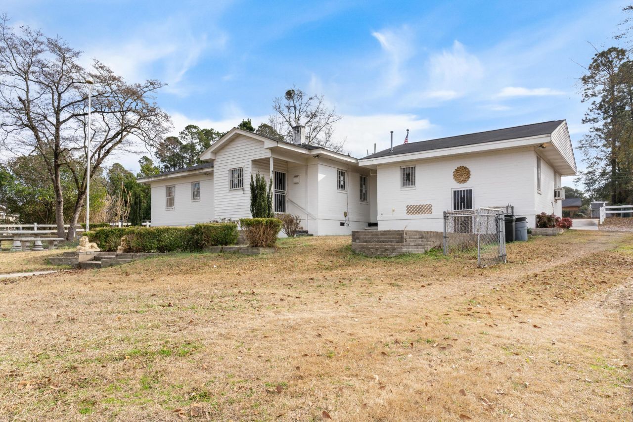 1856 Chestnut Street Photo 27