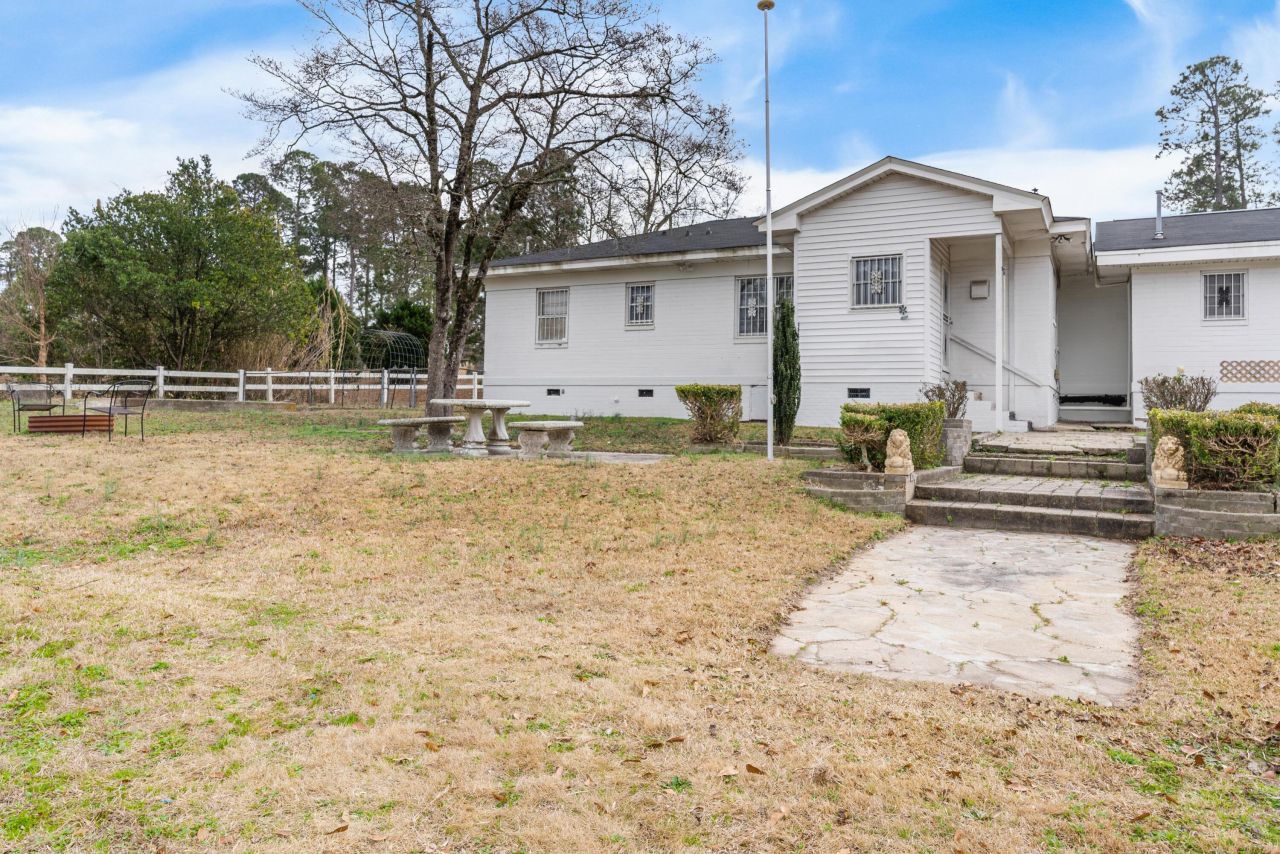 1856 Chestnut Street Photo 29